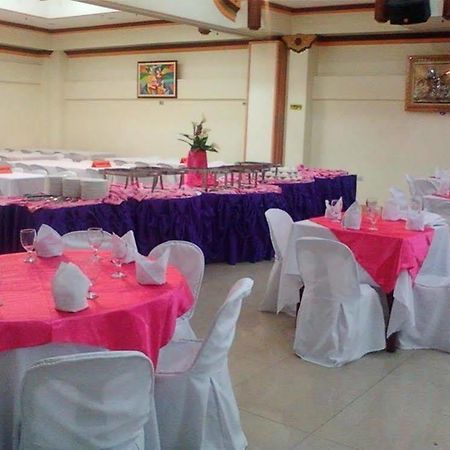 Golden Stallion Suites Cagayan de Oro Exterior foto