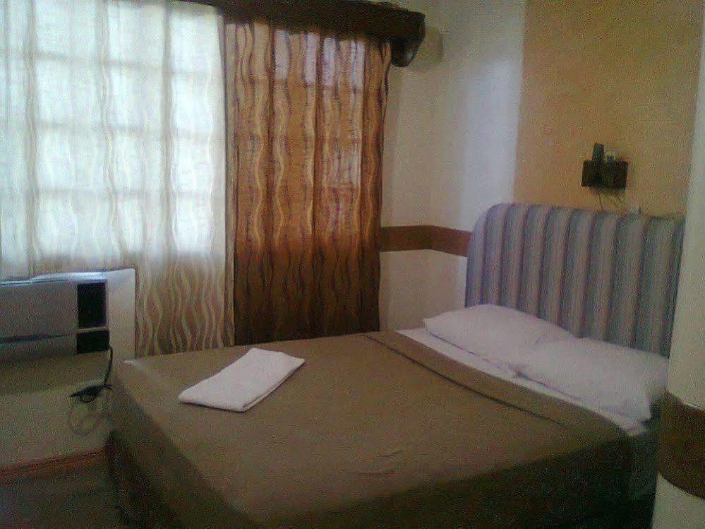 Golden Stallion Suites Cagayan de Oro Exterior foto