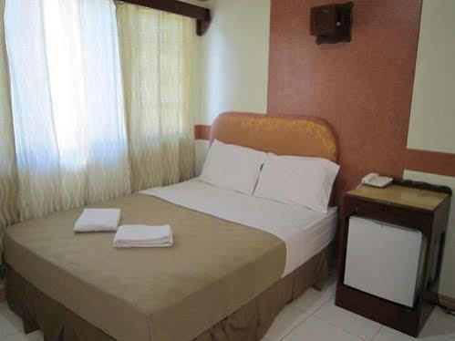 Golden Stallion Suites Cagayan de Oro Exterior foto